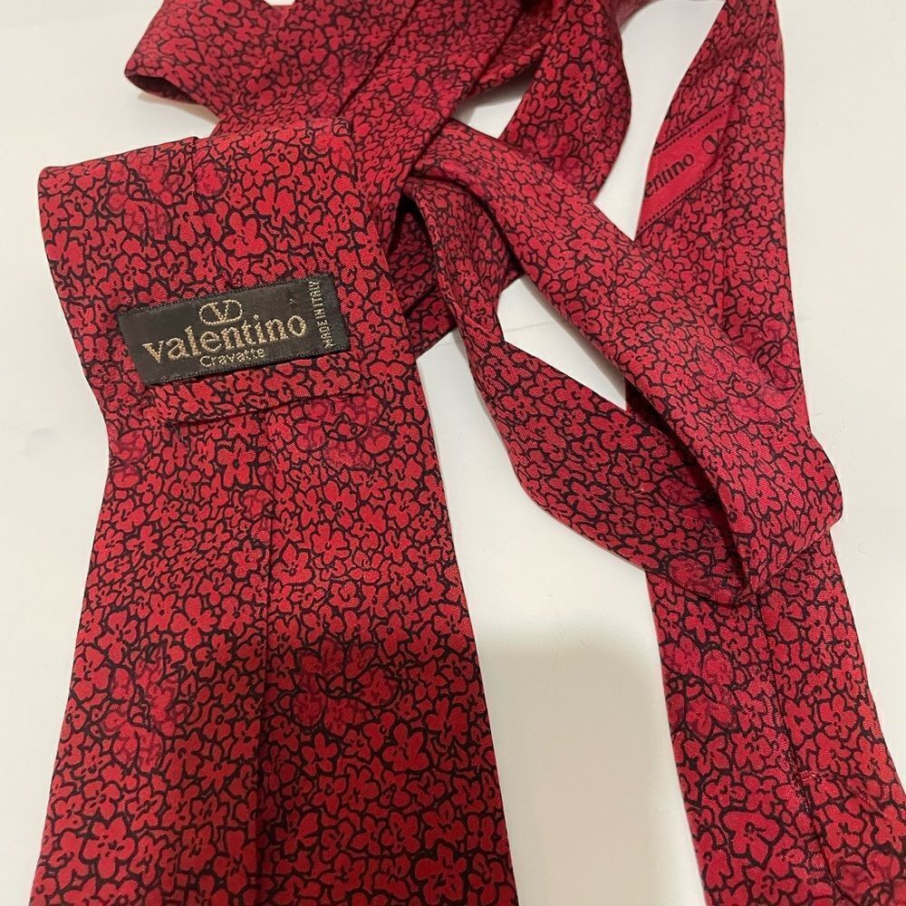 Valentino Red and Black Floral Pattern Silk Tie